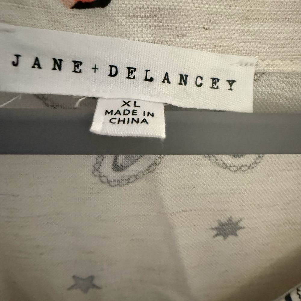 Jane and Delancey Beige Seashell Print Short Sleeve Mini Dress - Picture 3 of 3